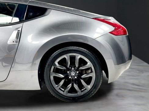 Used 2017 Nissan 370Z Touring image 11