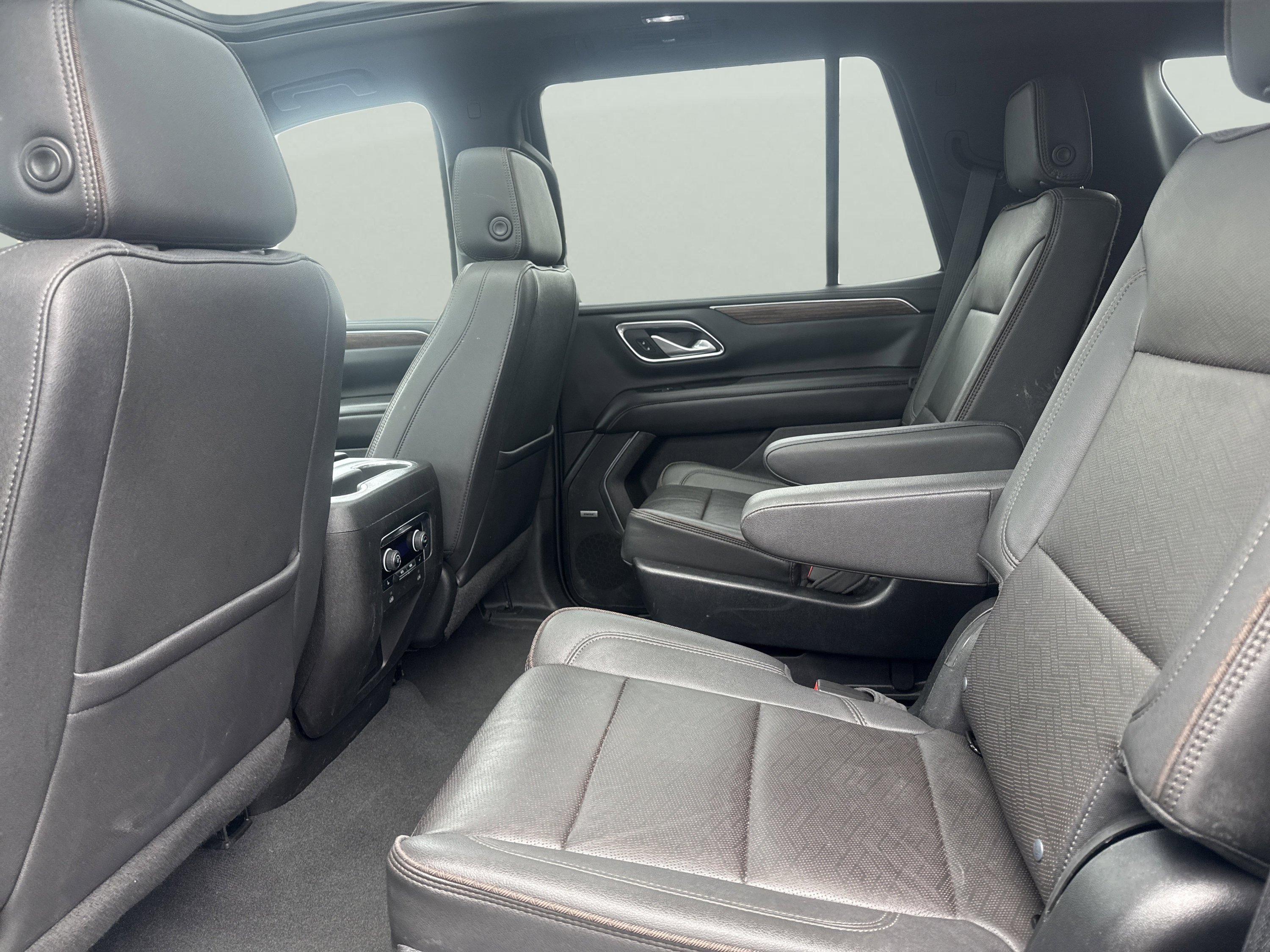 Used 2022 Chevrolet Tahoe High Country AWD/4WD image 16