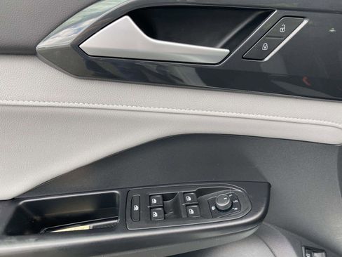 Certified 2022 Volkswagen Taos SEL AWD/4WD image 25