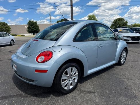 Used 2009 Volkswagen Beetle Coupe FWD image 7