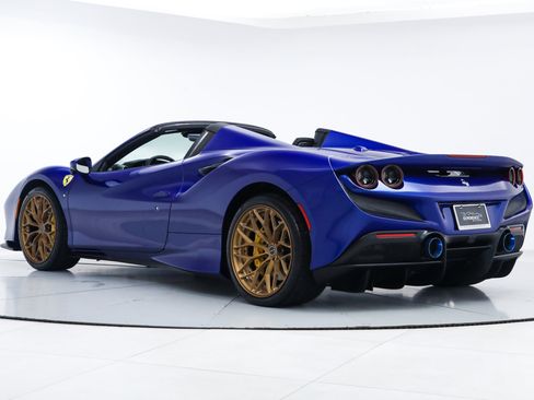 Certified 2022 Ferrari F8 Tributo RWD image 8