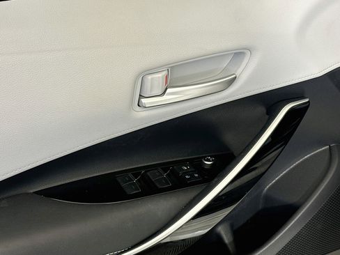 Used 2019 Toyota Corolla XSE FWD image 15