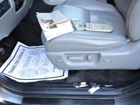 Used 2012 Toyota Sequoia Limited image 37