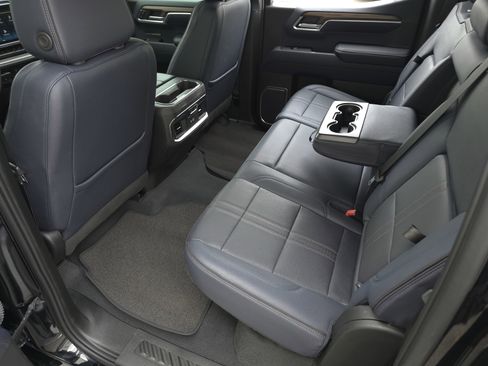 Used 2022 Chevrolet Silverado 1500 High Country w/ Technology Package image 29