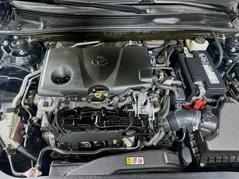 Used 2018 Toyota Camry XSE FWD image 32