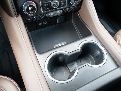 Used 2024 Chevrolet Tahoe High Country image 5