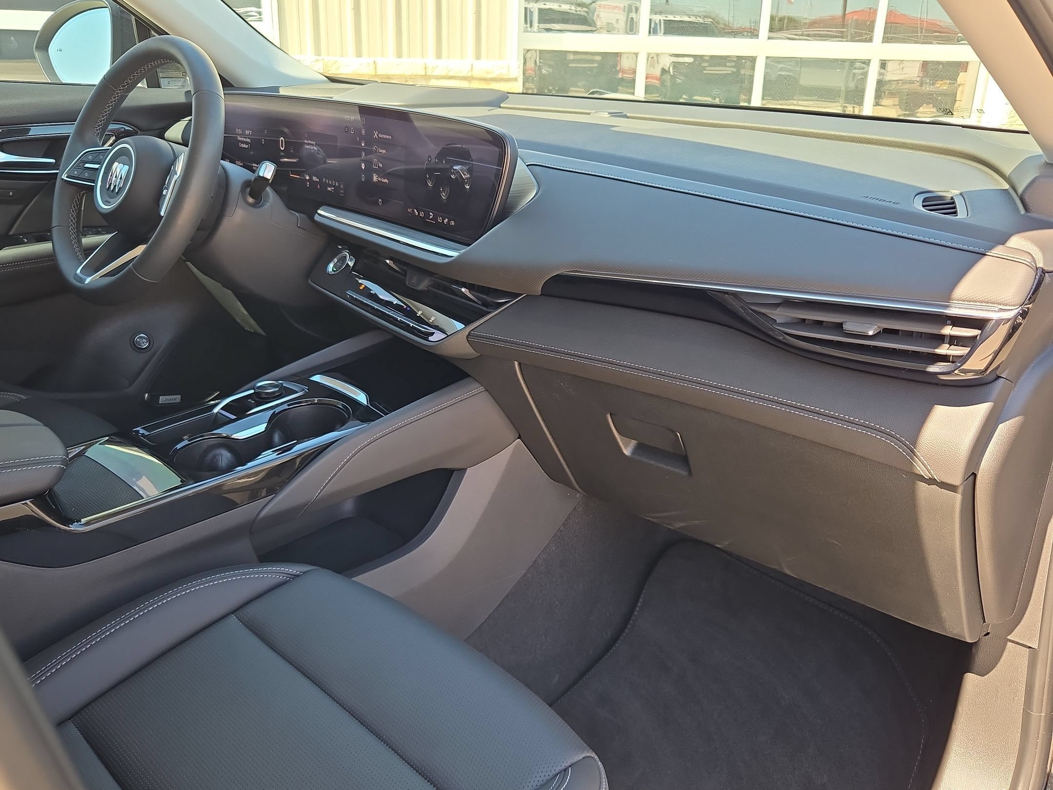 Used 2025 Buick Envision Preferred AWD/4WD image 28