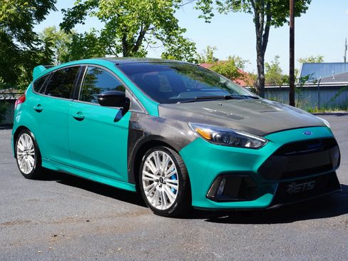 Used 2017 Ford Focus RS AWD/4WD image 3