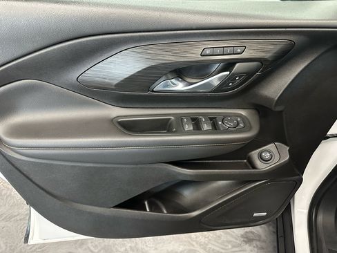 Used 2018 GMC Terrain SLT w/ Infotainment Package II image 9