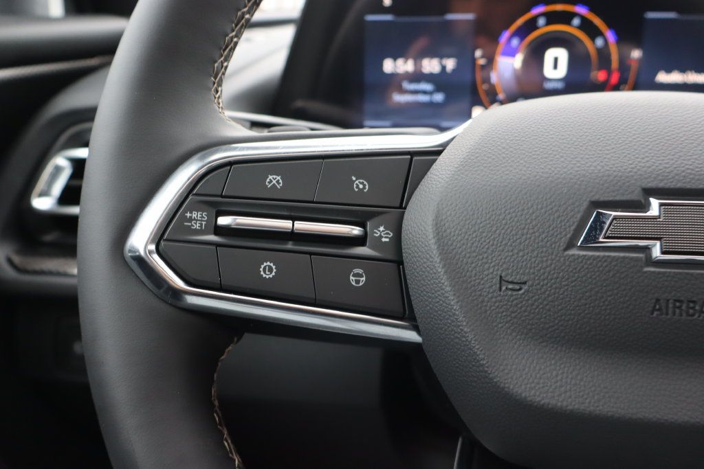 New 2027 Chevrolet Traverse Z71 w/ Enhanced Driving Package AWD/4WD image 9