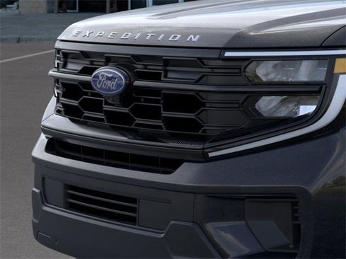 New 2025 Ford Expedition Max Active image 17