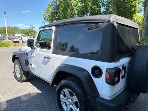 Used 2022 Jeep Wrangler Sport AWD/4WD image 3