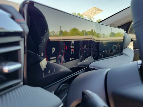 Used 2025 Nissan Kicks SR image 21