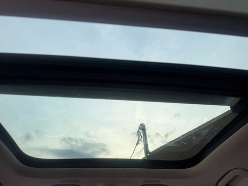 Used 2018 Volvo XC60 T6 Momentum w/ Convenience Package image 31