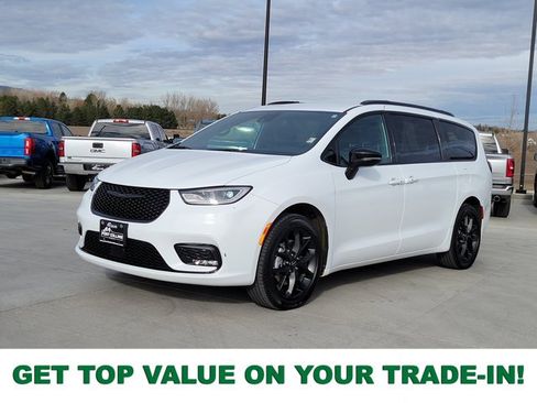 Used 2024 Chrysler Pacifica Touring-L w/ S Appearance Package image 1