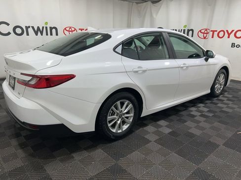 Used 2025 Toyota Camry LE image 10