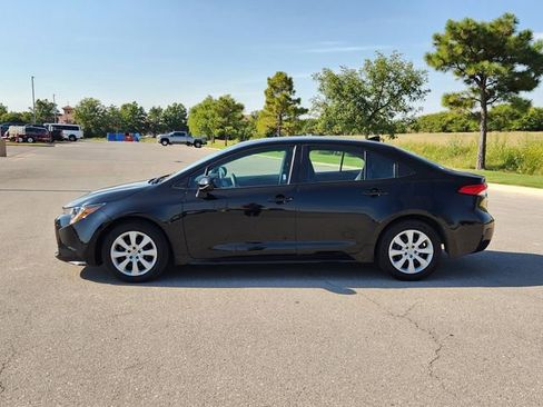 Used 2023 Toyota Corolla LE image 4