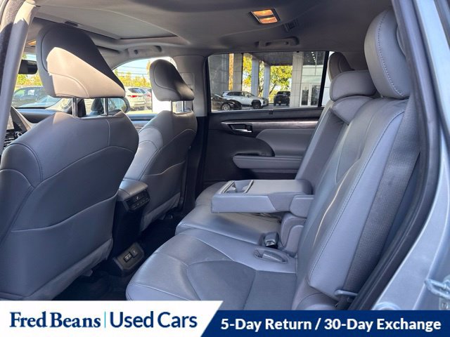 Used 2022 Toyota Highlander Limited AWD/4WD image 25