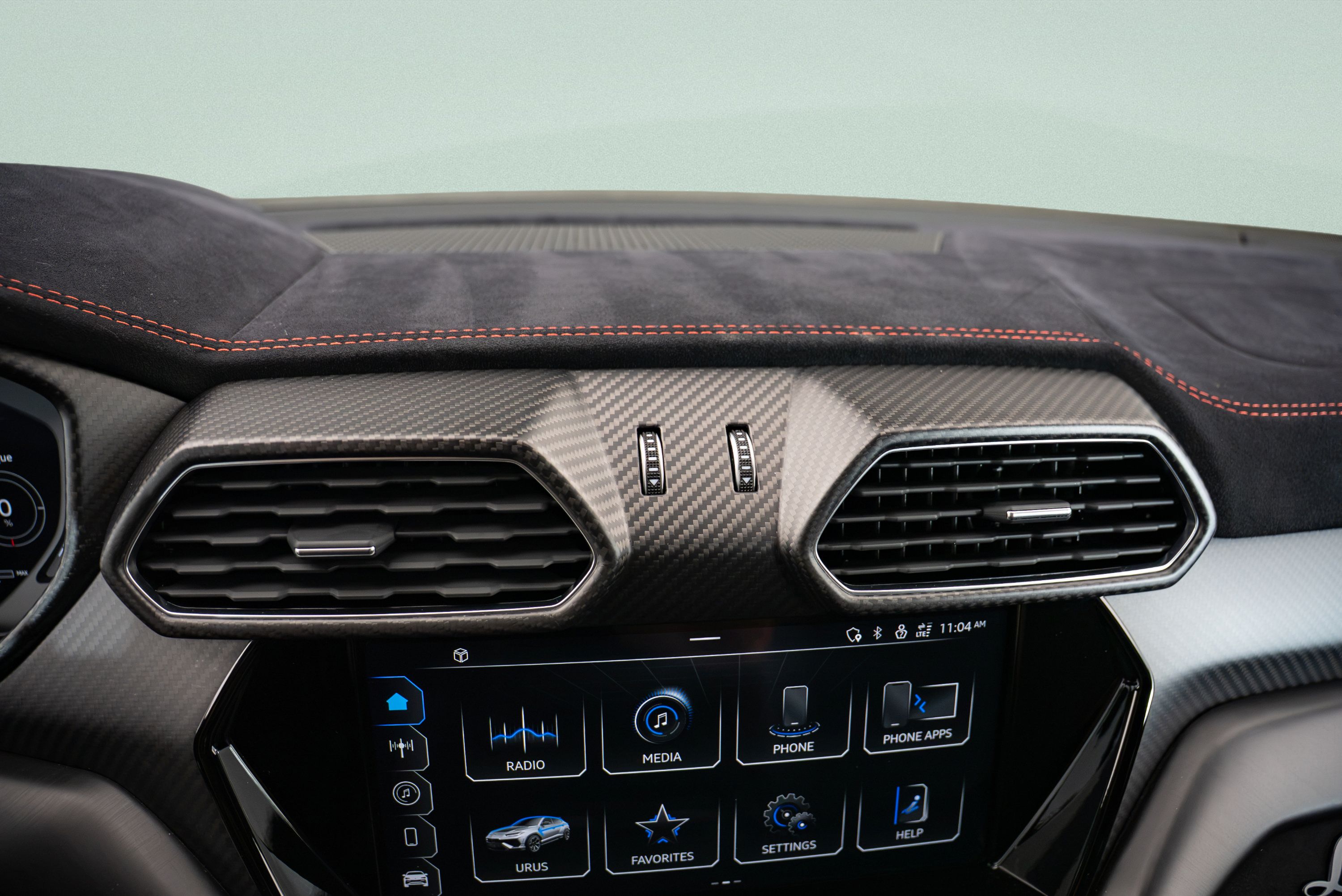 Used 2023 Lamborghini Urus Performante AWD/4WD image 15