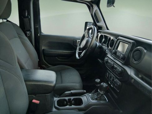 Used 2020 Jeep Wrangler Sport AWD/4WD image 12