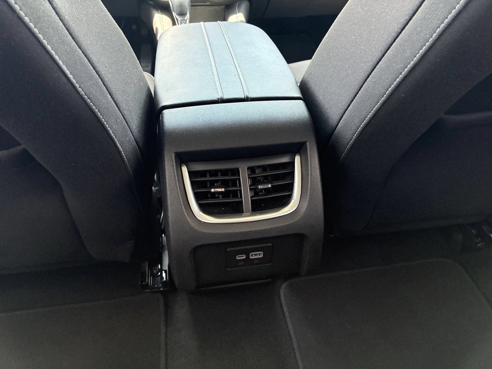 Used 2025 Chevrolet Blazer LT FWD image 22