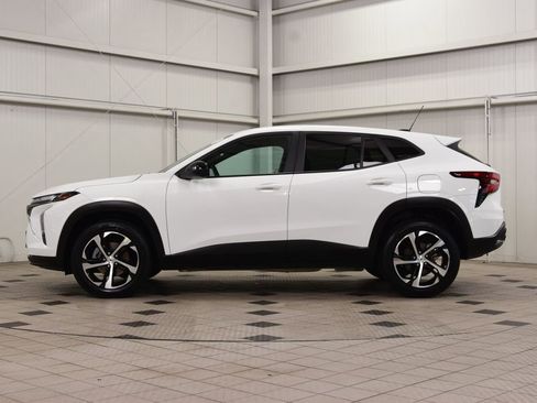 Used 2024 Chevrolet Trax RS FWD image 4