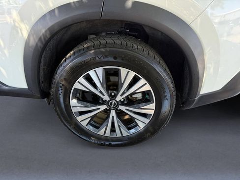 Used 2023 Nissan Rogue SV FWD image 14