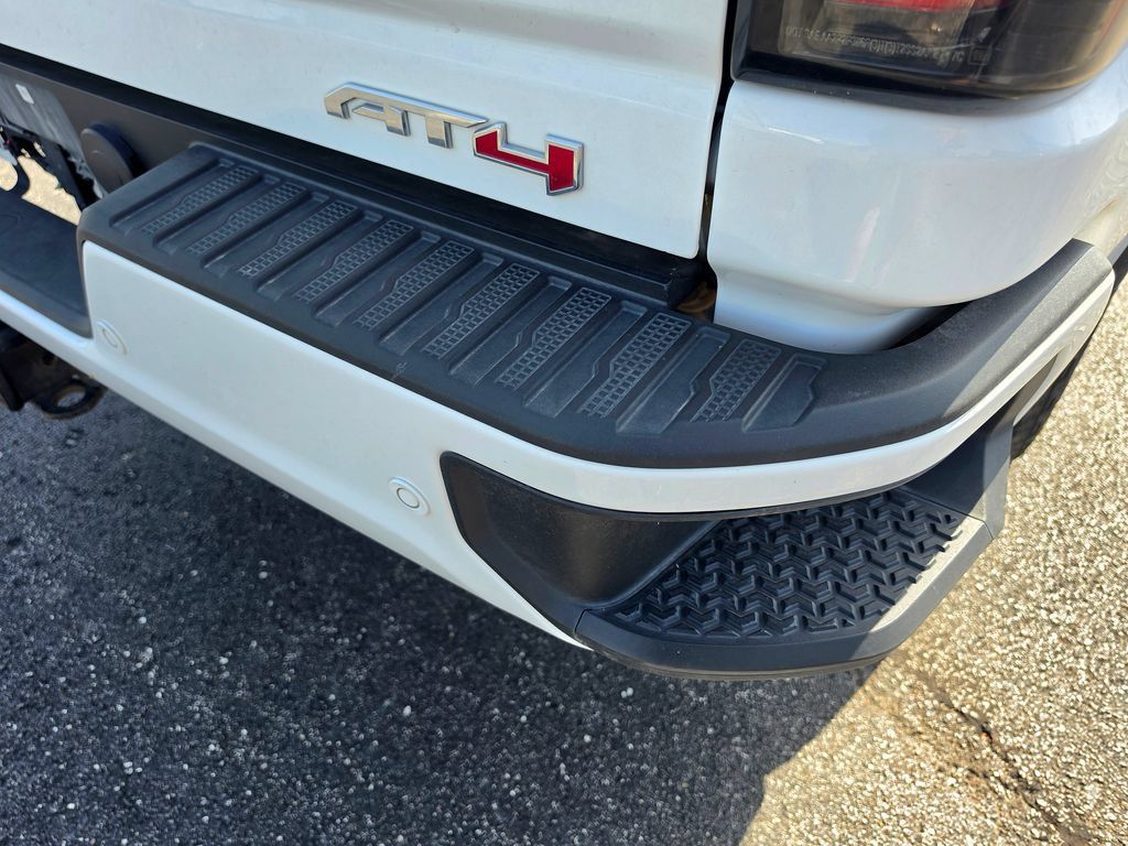 Used 2024 GMC Sierra 2500 AT4 w/ AT4 Premium Plus Package AWD/4WD image 7