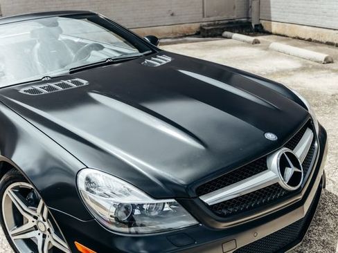 Used 2011 Mercedes-Benz SL 550 image 24