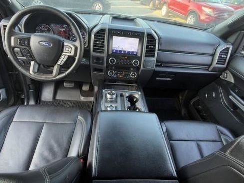 Used 2020 Ford Expedition XLT w/ Equipment Group 202A AWD/4WD image 24