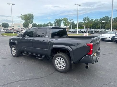 Used 2024 Toyota Tacoma SR5 AWD/4WD image 4