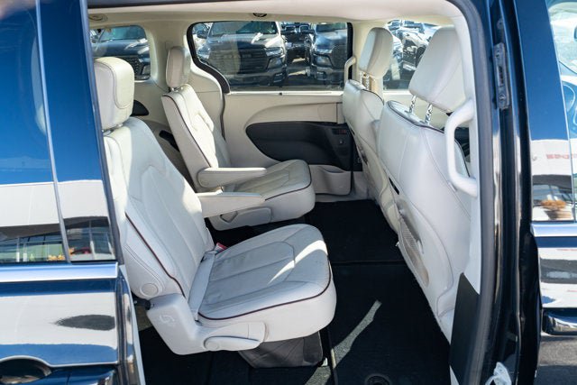 Used 2020 Chrysler Pacifica Limited FWD image 40