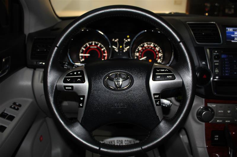 Used 2013 Toyota Highlander Limited FWD image 15