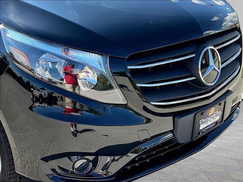 Used 2023 Mercedes-Benz Metris Passenger image 31