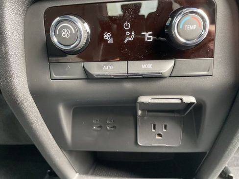 New 2026 Chevrolet Traverse LT w/ Driver Confidence Package image 37