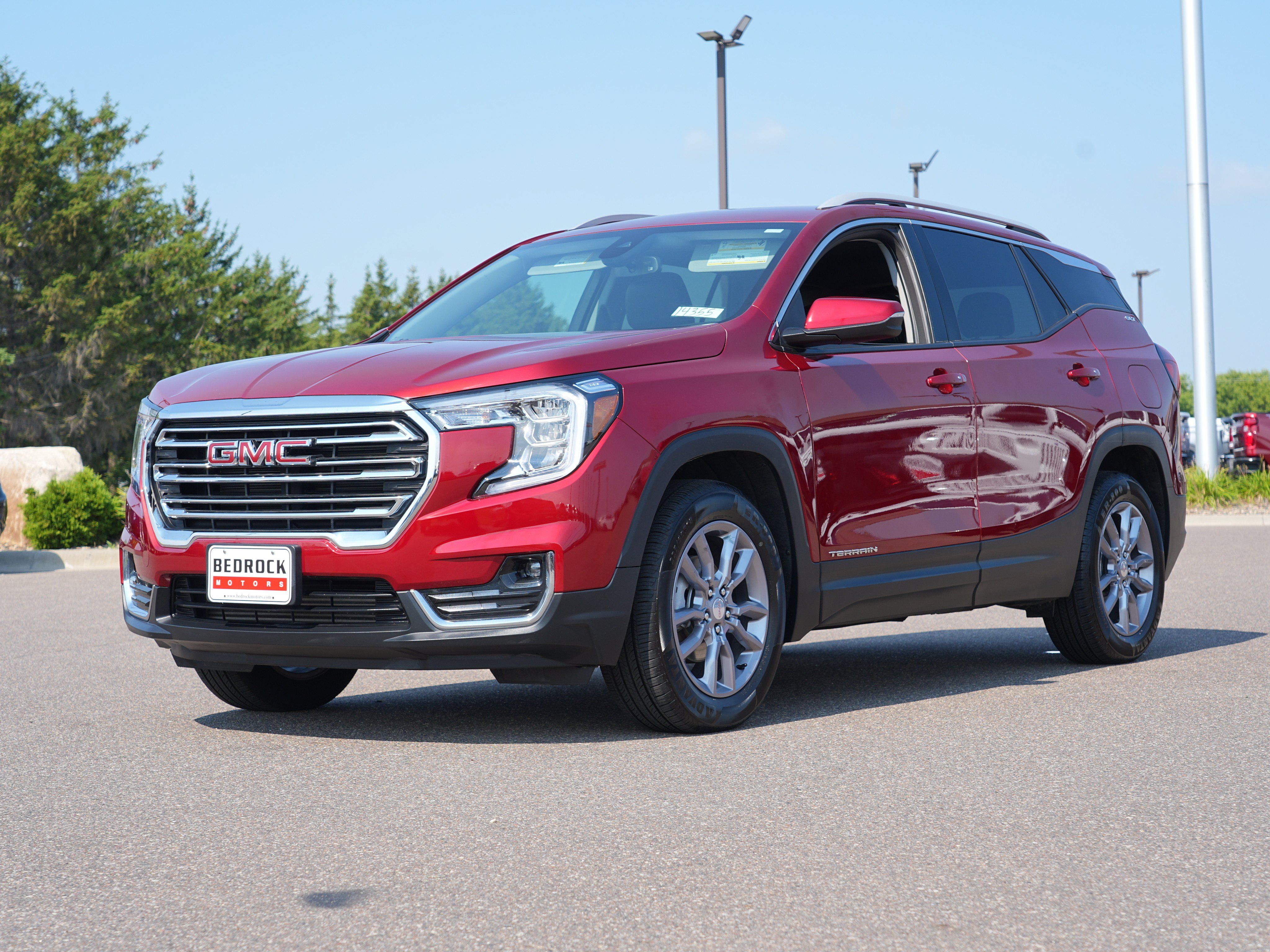 Used 2023 GMC Terrain SLT AWD/4WD image 7