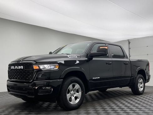 Used 2025 RAM 1500 Big Horn AWD/4WD image 2