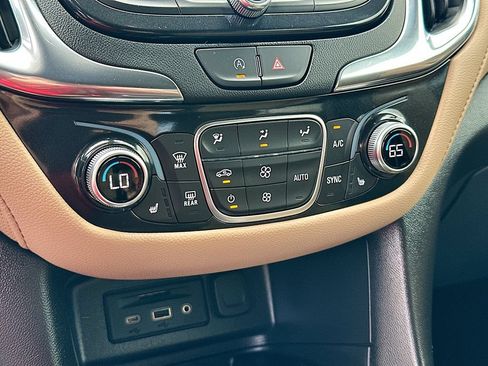 Used 2023 Chevrolet Equinox Premier FWD image 15