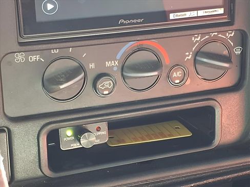 Used 1998 GMC Sierra 1500 SL w/ Regional Marketing Option Pkg image 12