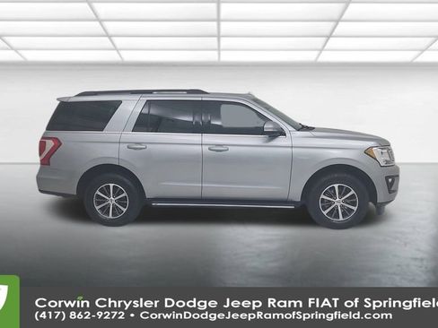 Used 2021 Ford Expedition XLT image 2