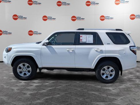 Used 2019 Toyota 4Runner SR5 AWD/4WD image 8