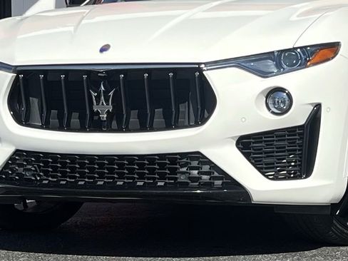 Used 2021 Maserati Levante image 4