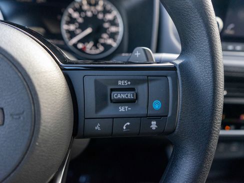 Used 2023 Nissan Rogue SV image 23