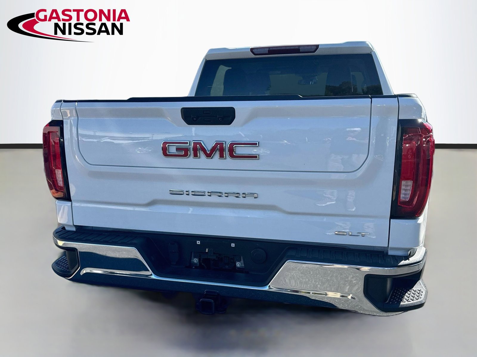 Used 2025 GMC Sierra 1500 SLT AWD/4WD image 7