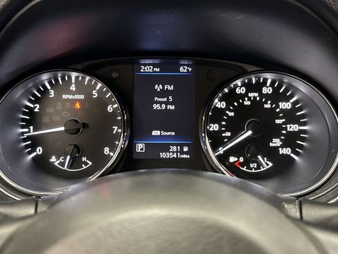 Used 2019 Nissan Rogue SV image 11