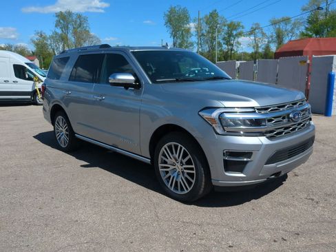 Used 2024 Ford Expedition Platinum image 7