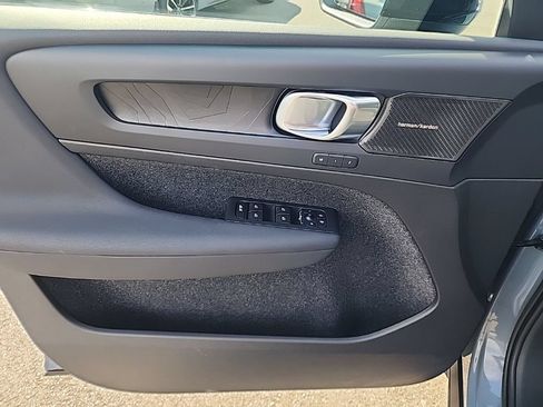 Used 2023 Volvo XC40 Recharge Ultimate w/ Protection Package Premier AWD/4WD image 10