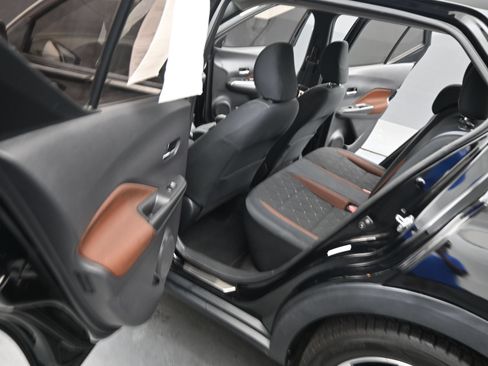 Used 2018 Nissan Kicks SR FWD image 13