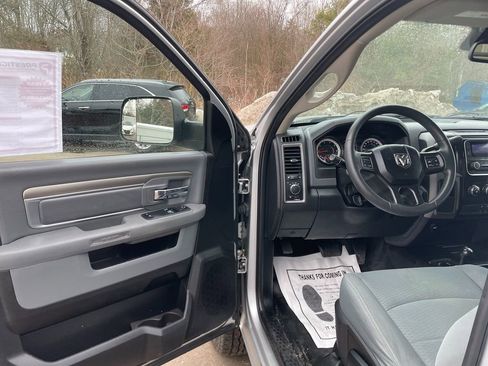 Used 2018 RAM 2500 Tradesman w/ Chrome Appearance Group image 10