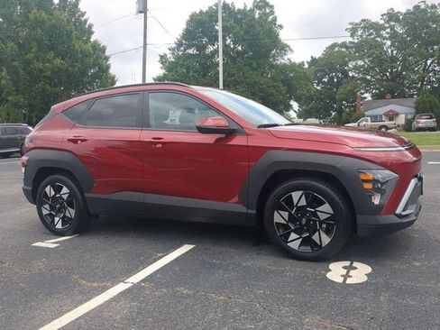 Used 2025 Hyundai Kona SEL FWD image 2